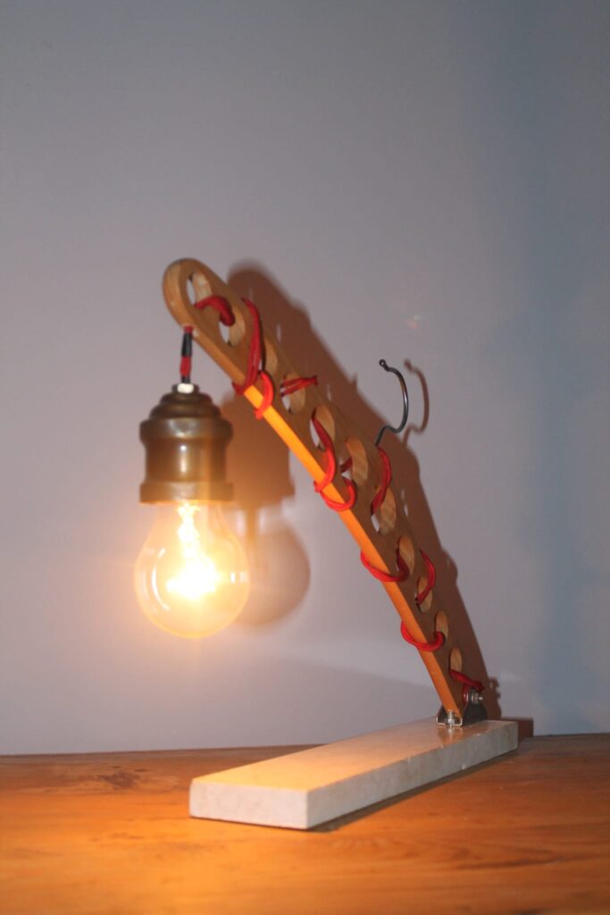scarf-hanger-lamp-reppatch-ileridonusum